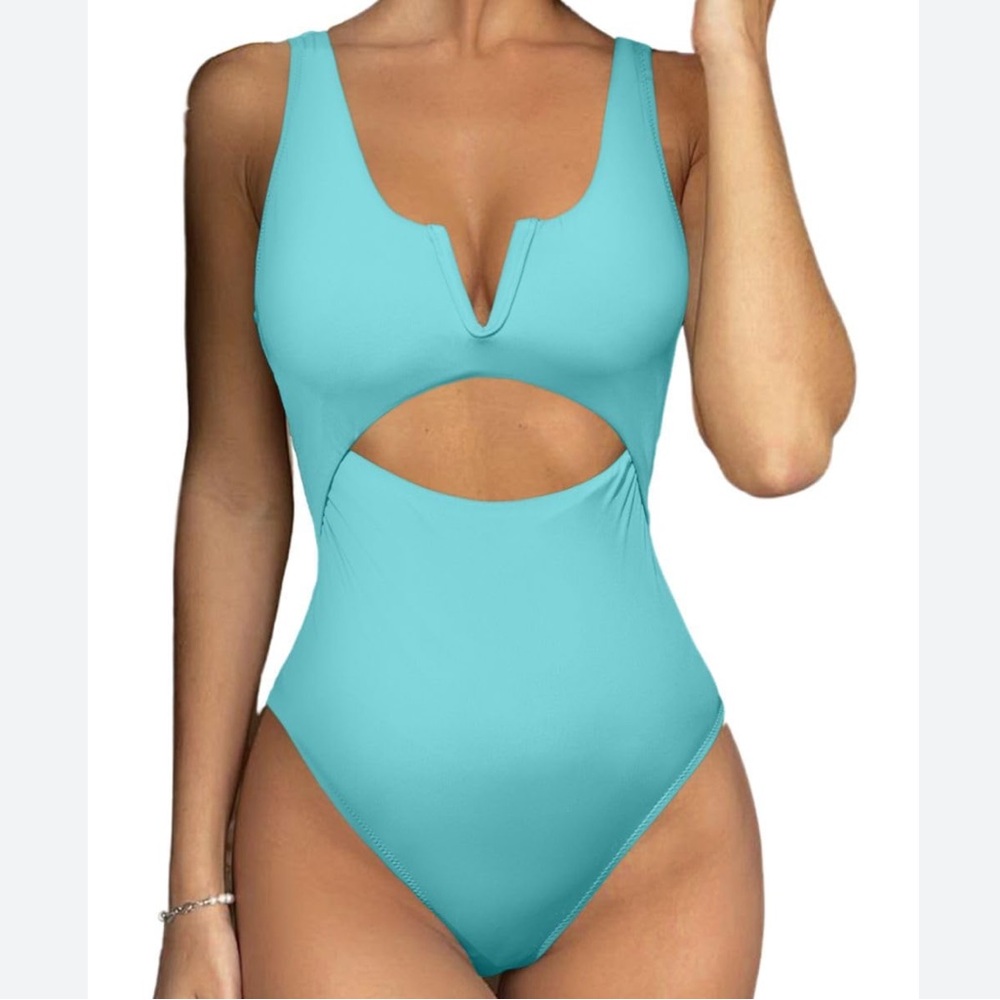 MEYEEKA womens Scoop Neck Cut Out middle U back One Piece Swimsuit sz M NWT